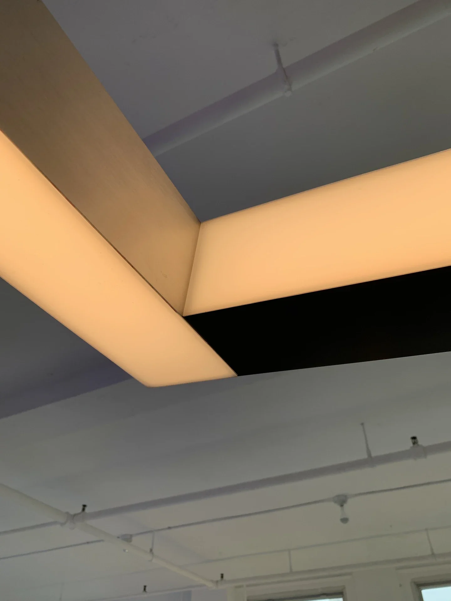 The illuminated diffuser meets the pendant